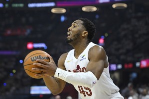 开云网站-季后赛主场4-0&amp;客场0-5！骑士主场三分命中率39.4% 客场仅28.5%