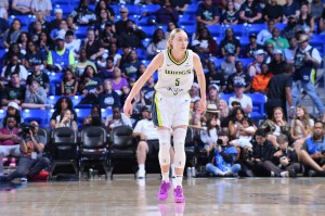 WNBA新秀状元佩奇首季数据亮眼：场均19.1分5.3助攻，单场44分创赛季联盟最高纪录
